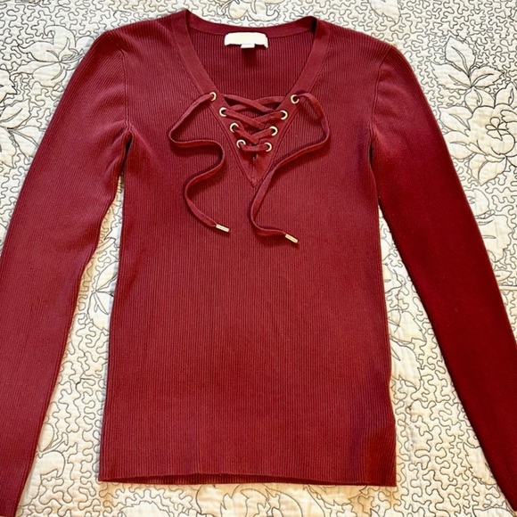 MICHAEL KORS Lace Front  Pull Over with Gold Tone Grommets NWOT Size M - Picture 2 of 8